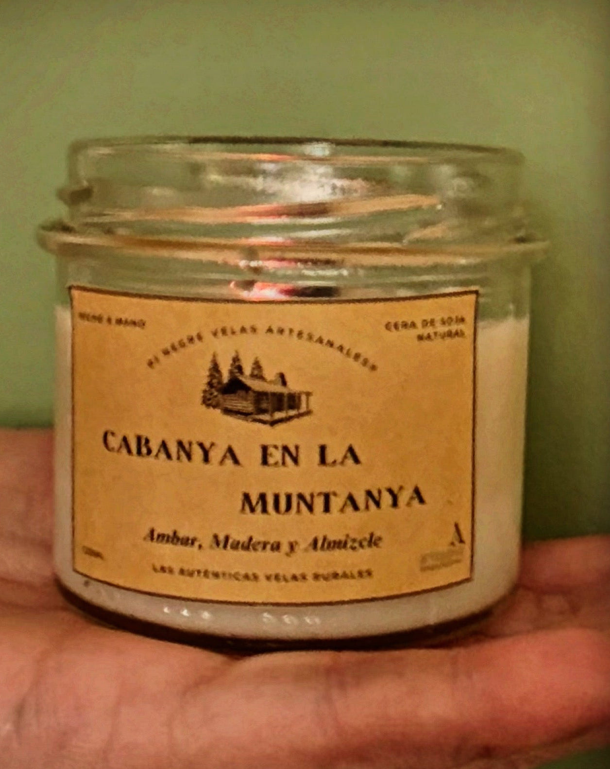 Vela CABANYA EN LA MUNTANYA