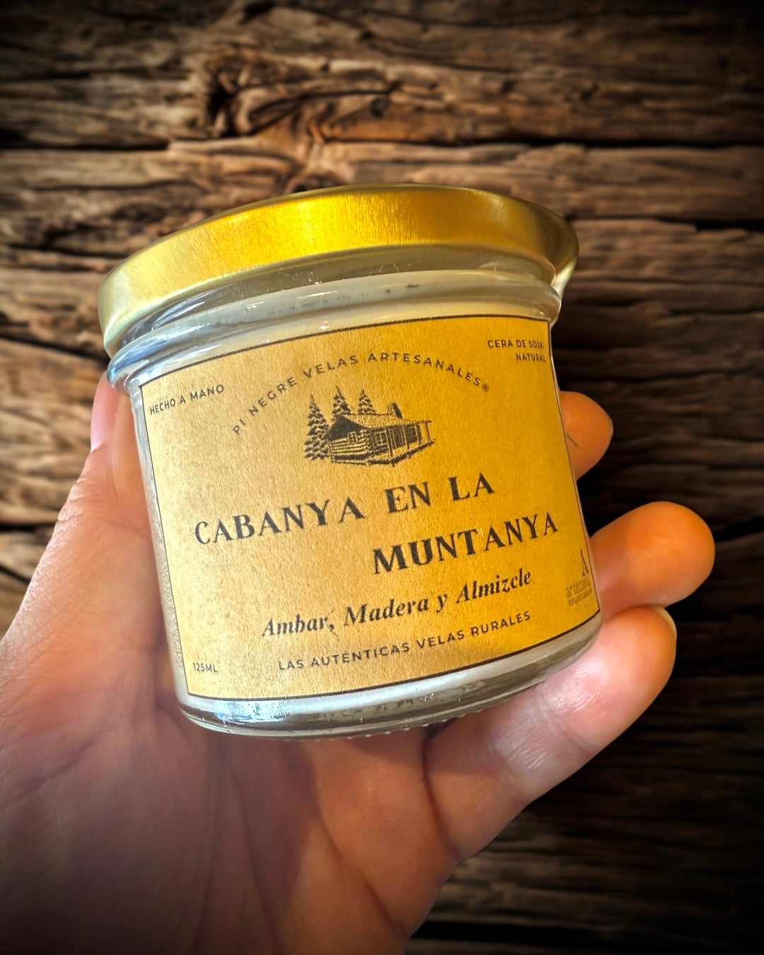 Vela CABANYA EN LA MUNTANYA